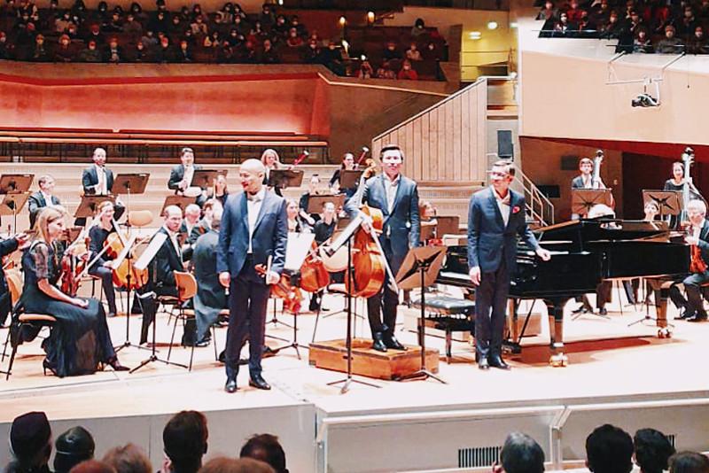 ەۋروپادا ونەر كورسەتتى