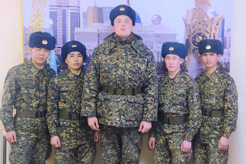 ەڭ ۇزىن سارباز