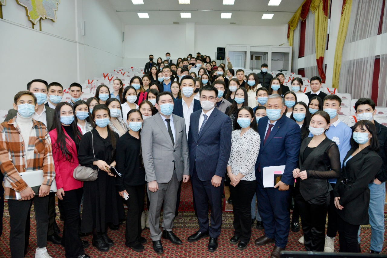 مامانداندىرىلعان مەكتەپتەردە تاجىريبەدەن وتەدى