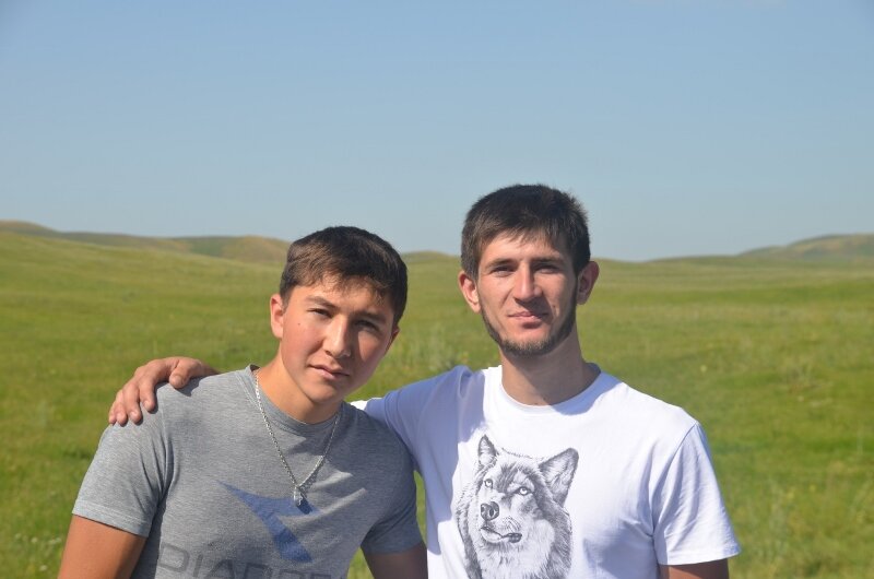 قازاق پەن چەشەن باۋىرلاس