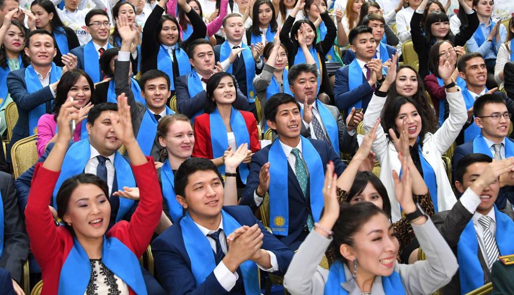 پارتيا وزگەرسە, قوعام دا وزگەرەدى