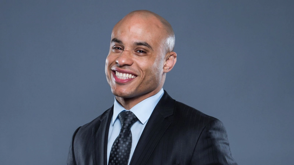 «الۆارەستى ءۇش راۋندتا قۇلاتادى» – الي ابدەل ازيز كۇلكىلى بولجام جاسادى