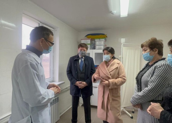 اتىراۋ مەديتسيناسىنىڭ احۋالىمەن تانىستى