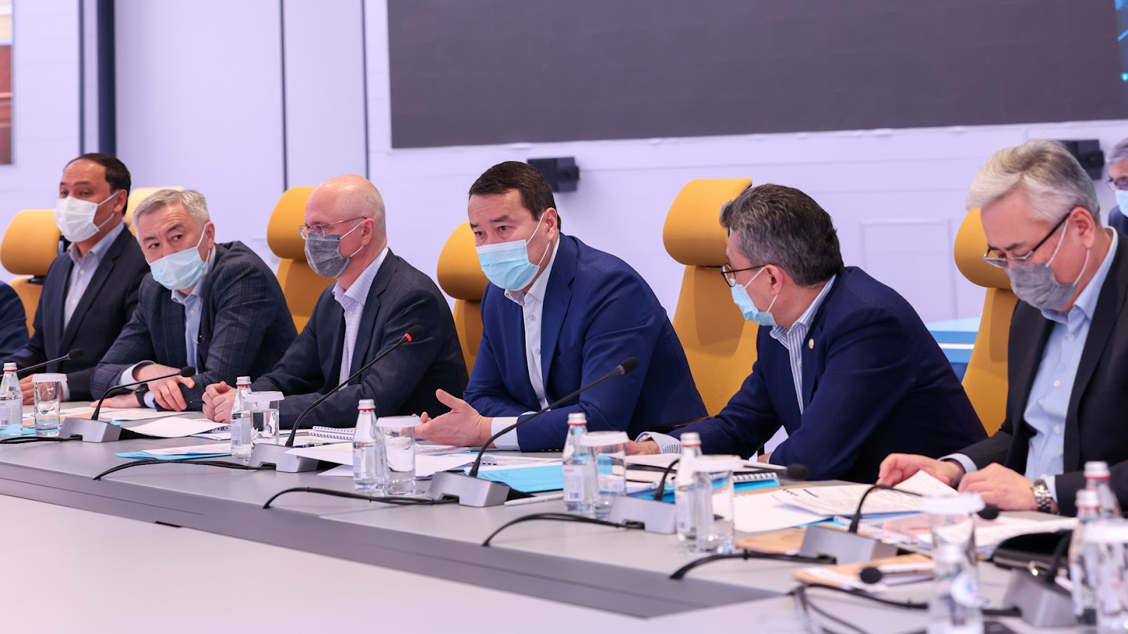 پرەمەر-مينيستر بىرنەشە وبلىس اكىمىنە ەسكەرتۋ جاسادى