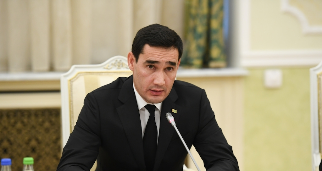 بەردىمۇحامەدوۆ مينيسترلەر كابينەتىن تاراتتى