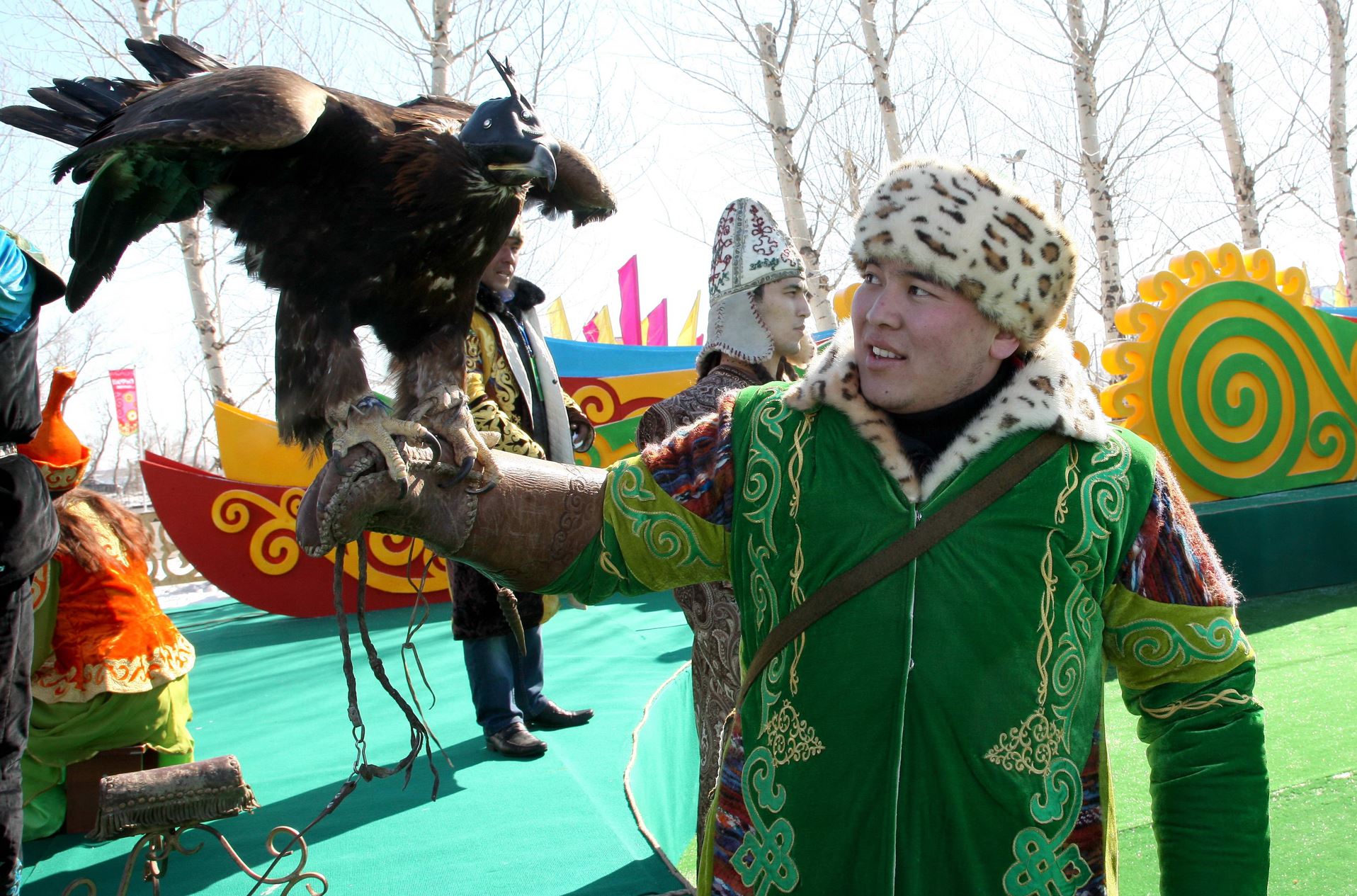 قازاق وسى ات جۇگىرتىپ, قۇس سالعان