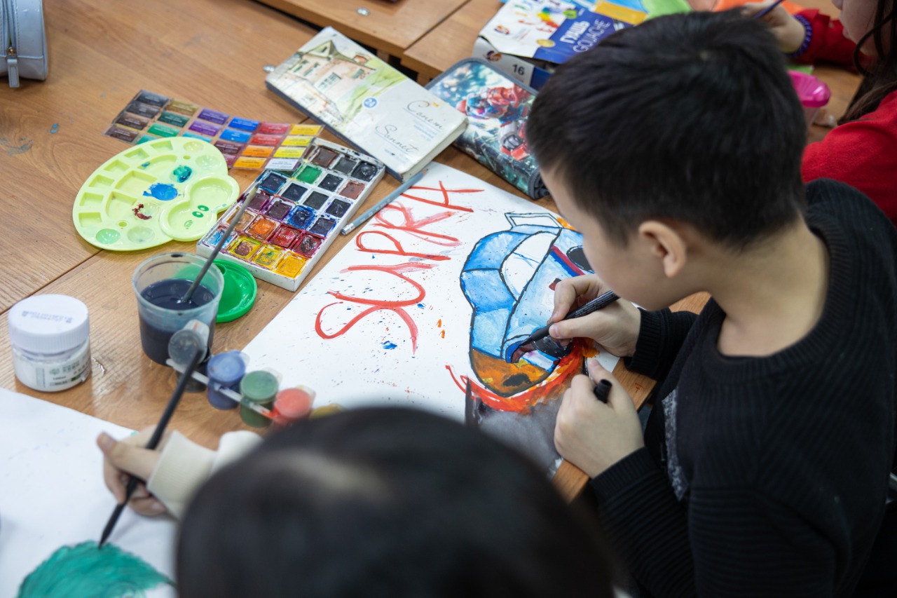 ەرەكشە بالالارعا – تەگىن ۇيىرمەلەر