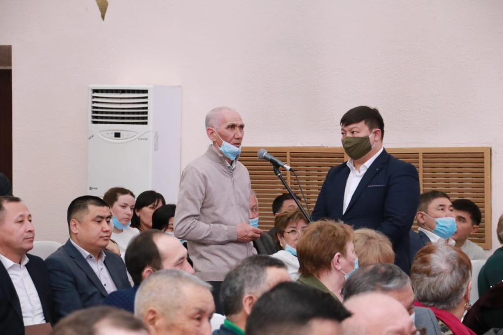 اكىم مەن الەۋمەتتى جاقىنداتقان جۇزدەسۋ