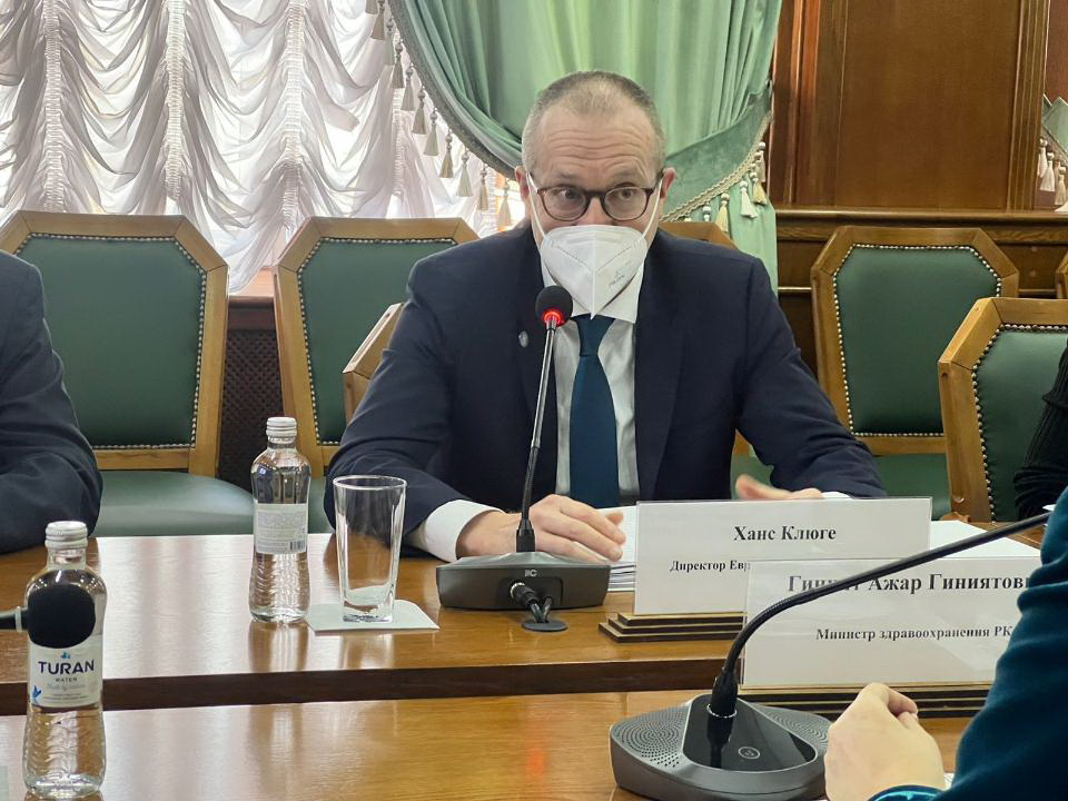 حانس كليۋگە: قازاقستان مەديتسينالىق-سانيتارلىق كومەكتى نىعايتۋدا ۇلگى كورسەتۋدە