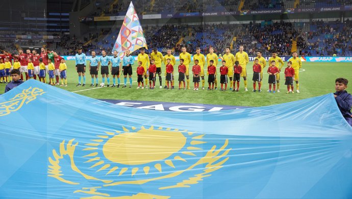 رەيتينگتە بەس ساتى تومەندەدى