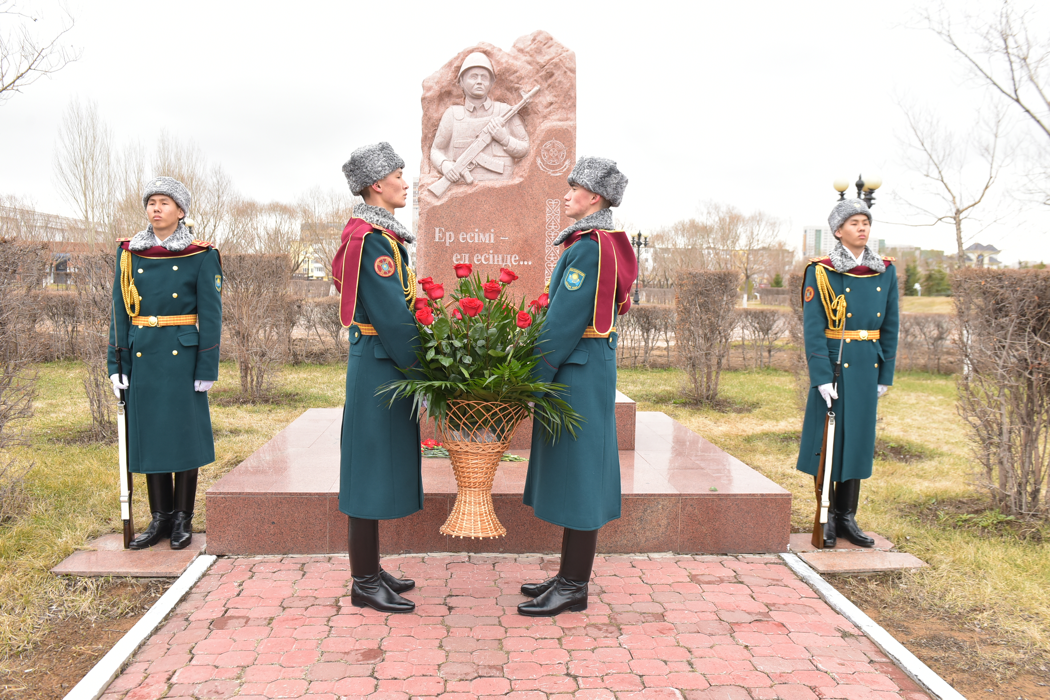 «عاسىردان دا ۇزاق كۇن»