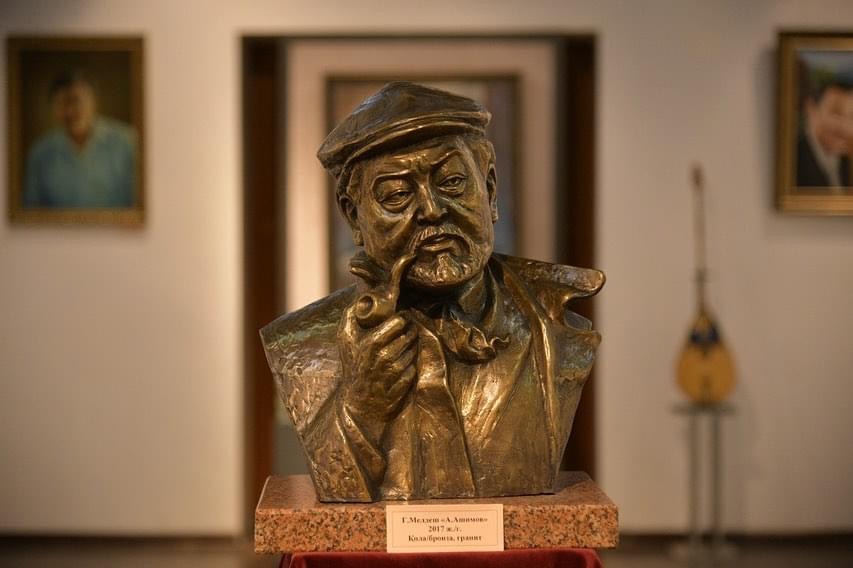 ابىزعا اينالعان ءاسانالى