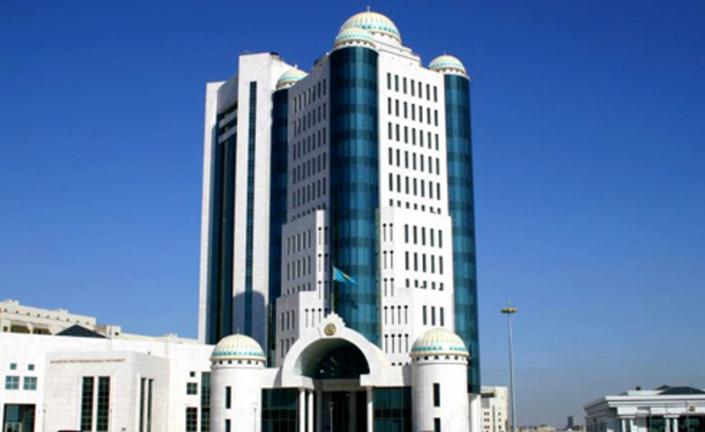 سەنات «كيبەربۋللينگ تۋرالى» زاڭ جوباسىن ماجىلىسكە قايتاردى