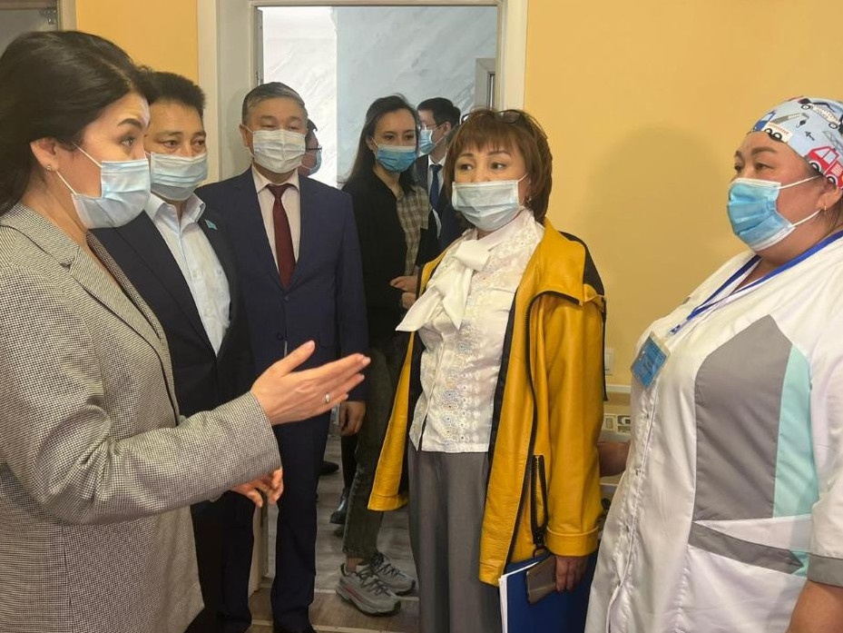 دەنساۋلىق ساقتاۋ ءمينيسترى شەكاراداعى كارانتيندىك جاعدايمەن تانىستى