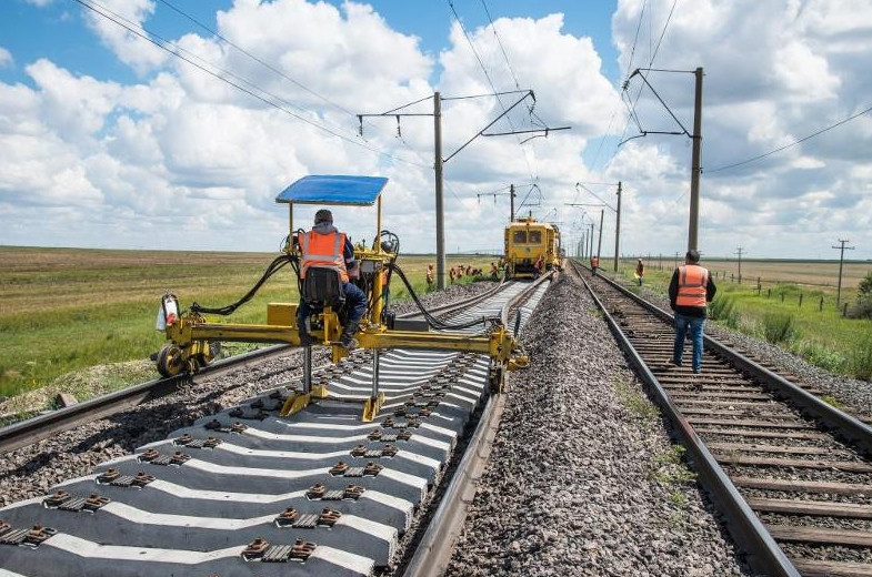 ەلوردادا تەمىرجول وتكەلى ۋاقىتشا جابىلادى