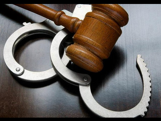 50 مىڭ تەڭگە پارا العان ەكس-پوليتسەي جەتى جىلعا سوتتالدى