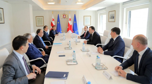 قازاقستان مۇنايدى گرۋزيا ارقىلى تاسىمالدايتىن بولادى