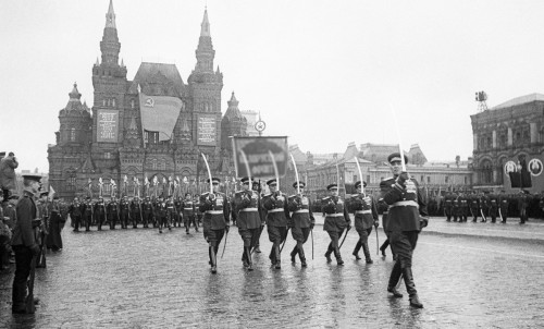 جەڭىس شەرۋىنە قاتىسقان قاھارمان