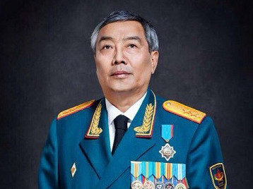 ۇلتتىق ۇلاندىقتار گەنەرالدى مەرەيلى جاسىمەن قۇتتىقتادى