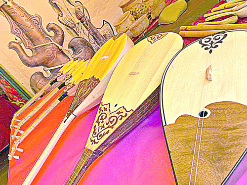 ەل ىنتىماعىن دارىپتەيدى