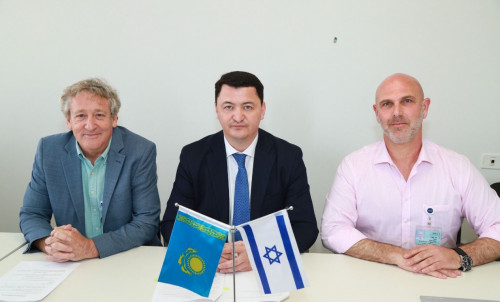 قازاقستاندىق جانە يزرايلدىك دارىگەرلەر سovid-19-عا قارسى  كۇش بىرىكتىرمەك