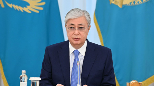 پرەزيدەنت كونستيتۋتسياعا وزگەرىستەر ەنگىزۋگە قاتىستى بەينەۇندەۋ جاسايدى