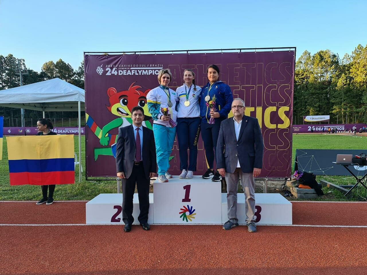 قورجىندا – تاعى ەكى جۇلدە