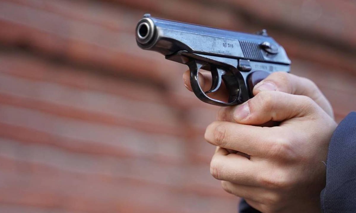 اتىستا ءۇش ادام وققا ۇشتى