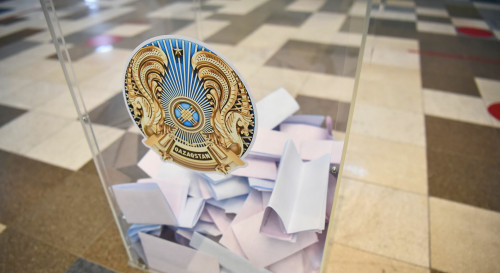 رەفەرەندۋمدا ساياسي پارتيانى قولداۋعا تىيىم سالىناتىن لاۋازىم يەلەرى ايقىندالادى