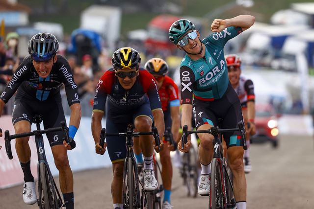 نيبالي ۇزدىكتەر قاتارىنان كورىندى