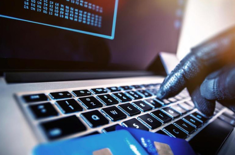 شىمكەنت پوليتسەيلەرى كيبەرقىلمىسكەرلەردىڭ توبىن ۇستادى