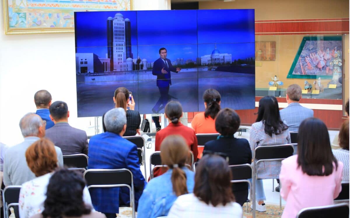 ەل نازارىندا – «ەكىنشى رەسپۋبليكا»