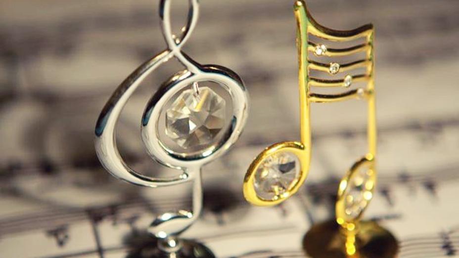 ونەر ادامدارىن القالاۋ كەرەك