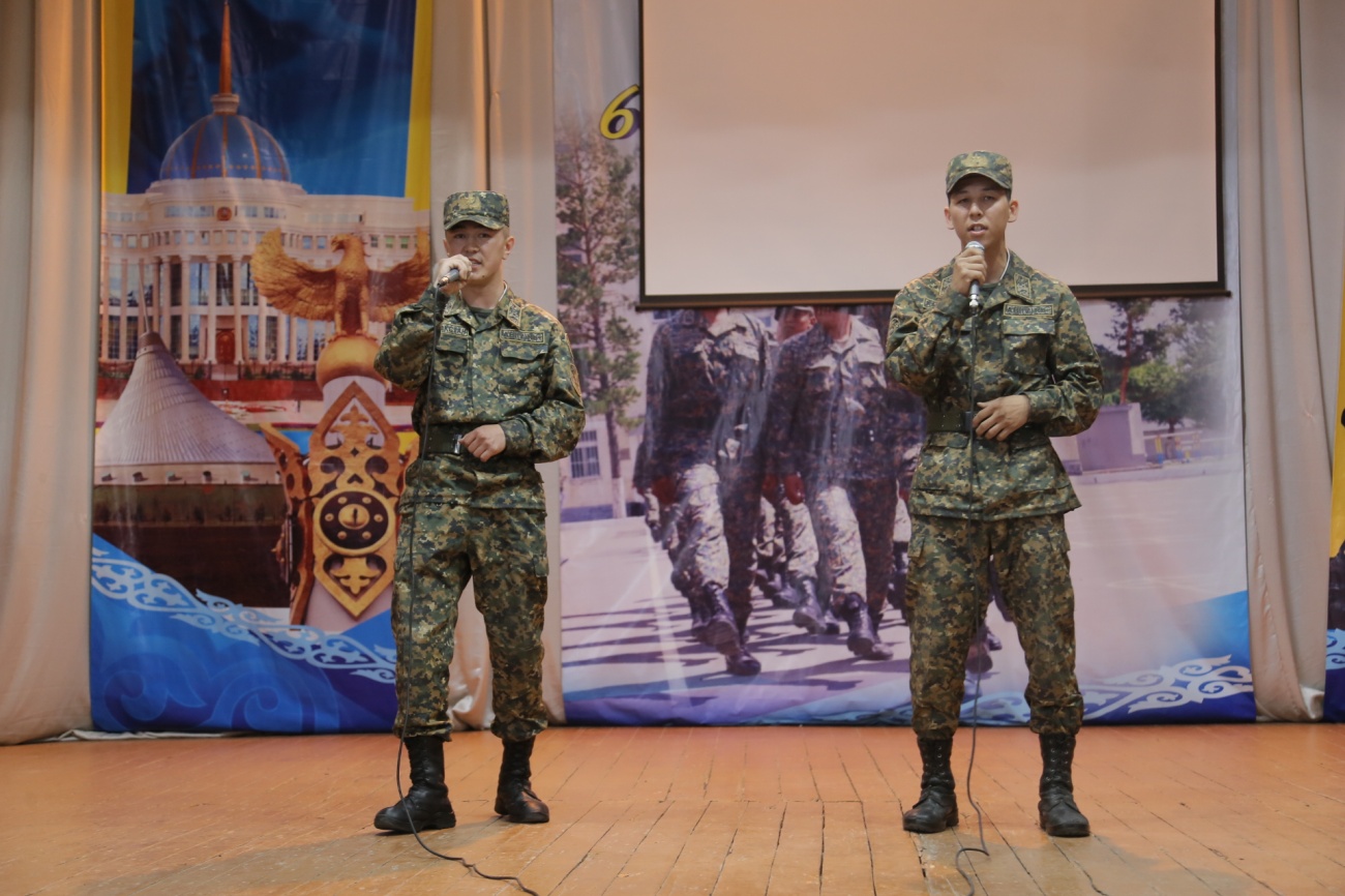 اسكەردەگى ادەبي كۇن