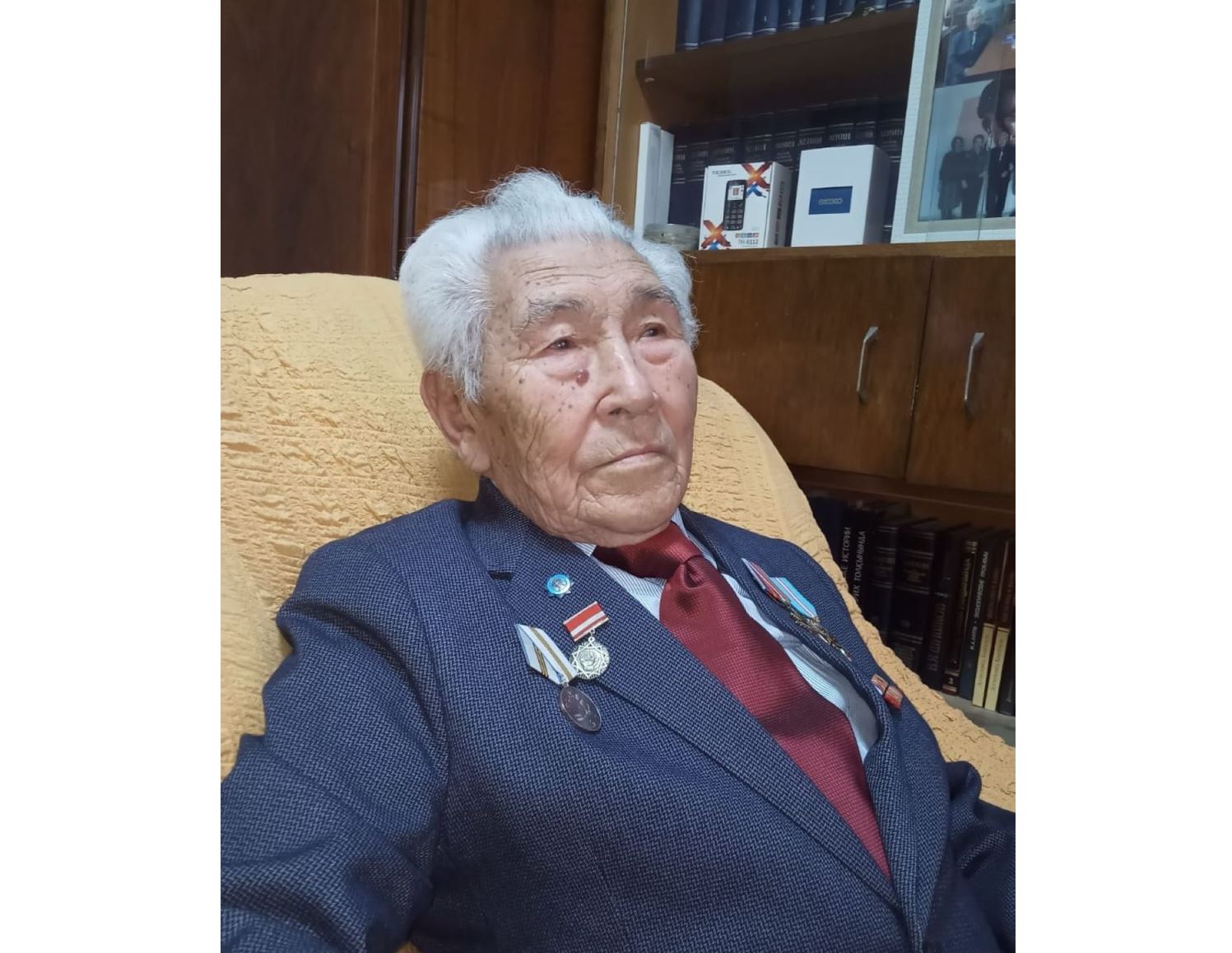 عاسىر جاساعان اتامەن عيبراتتى كەزدەسۋ