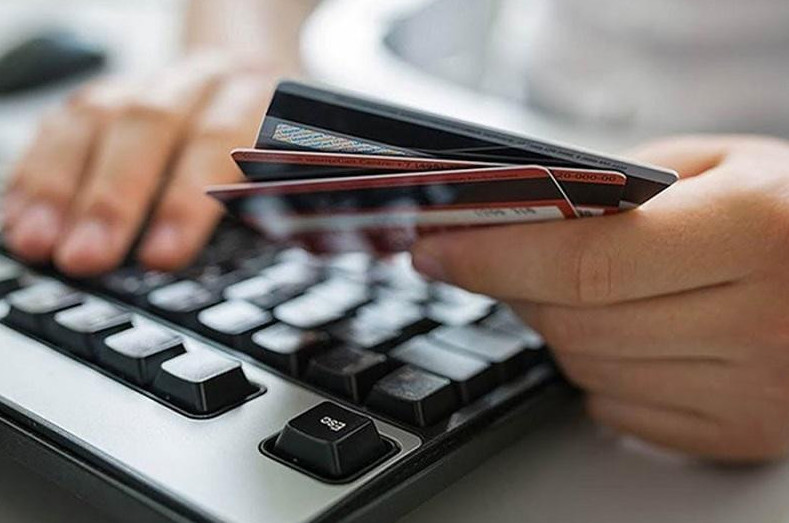 جالعان بانك قىزمەتكەرلەرىنىڭ ەكى توبى ۇستالدى