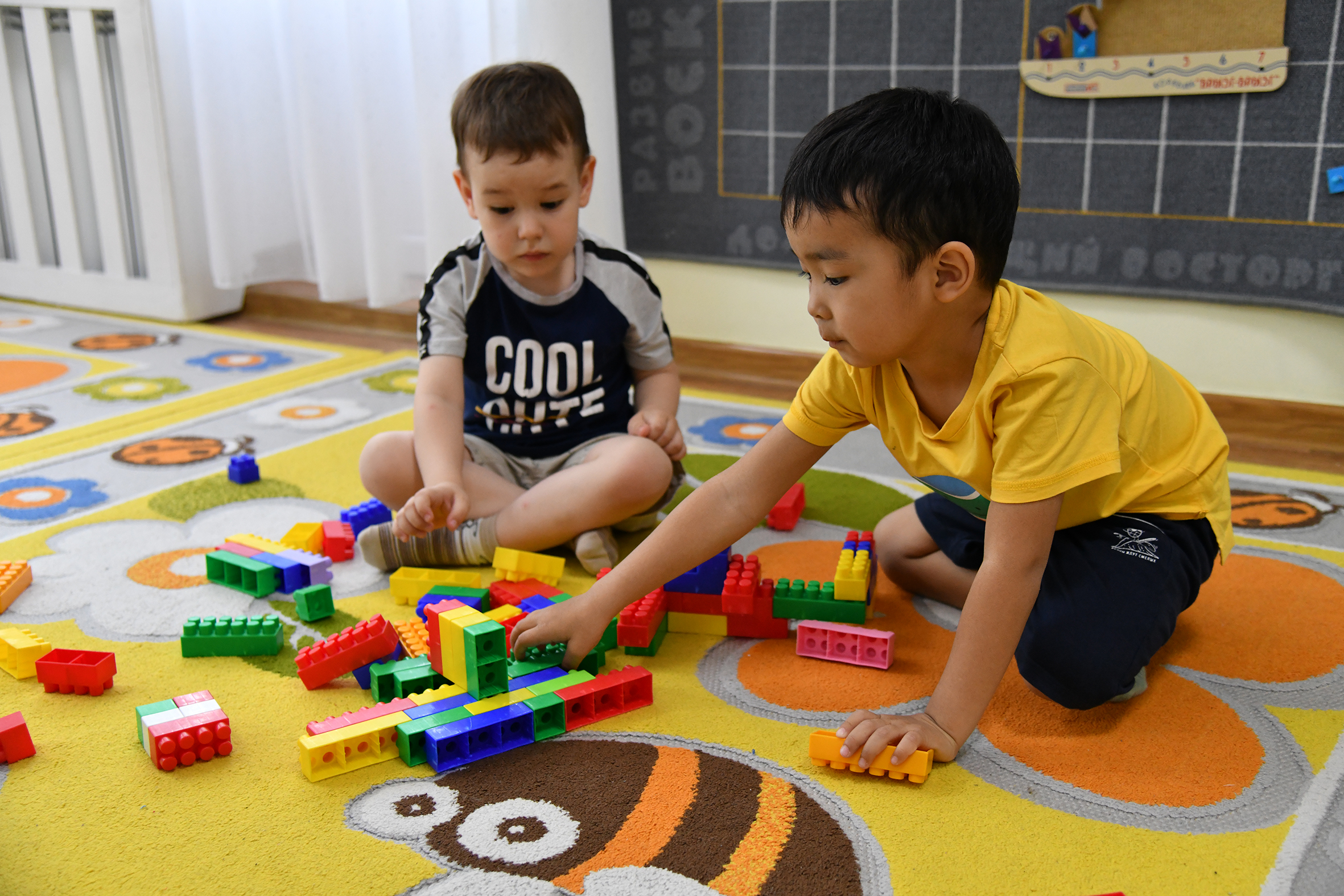 قالا بالاسى ويناۋدان دا قالىپ بارادى