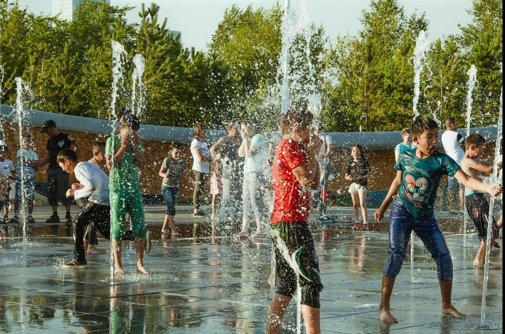 ەلوردانىڭ باس سانيتار دارىگەرى سۋبۇرقاققا شومىلۋدىڭ زيانىن ءتۇسىندىردى