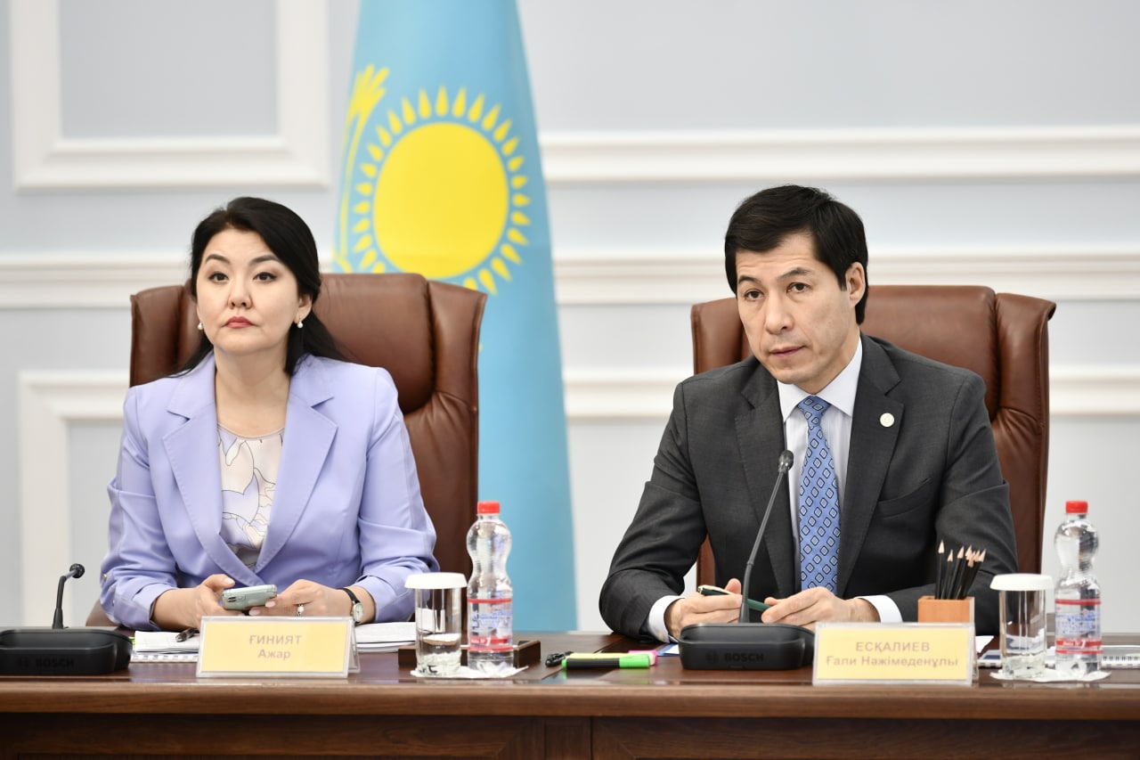 اجار عينياتقىزى بقو-عا جۇمىس ساپارىمەن كەلدى