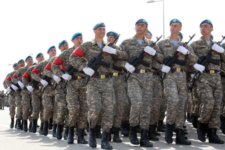 ارميادا ءولىم-جىتىمگە جول بەرگەن وفيتسەرلەر جازالانادى - پرەزيدەنت