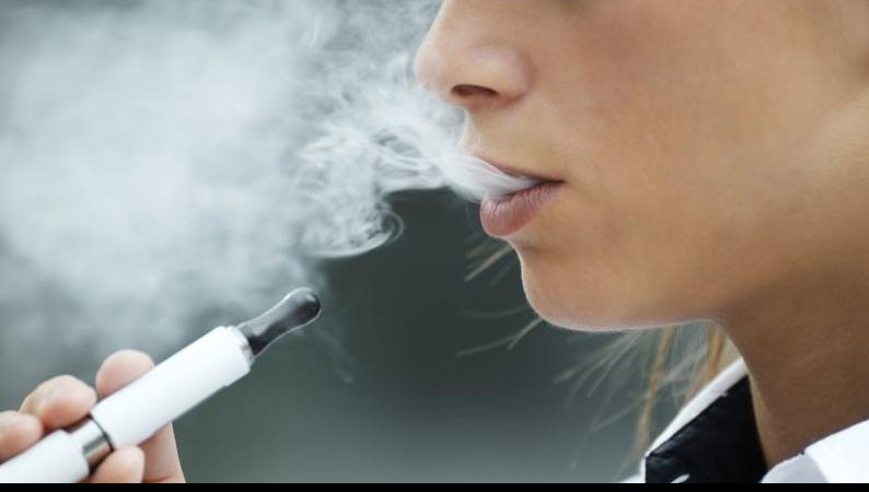 ۆەيپ تارتقان ءجاسوسپىرىم الدىڭعى تىستەرىنەن ايىرىلدى