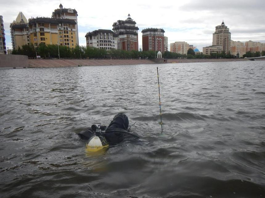 ەسىل تابانىندا دوڭگەلەك تە, جيھاز دا جاتىر