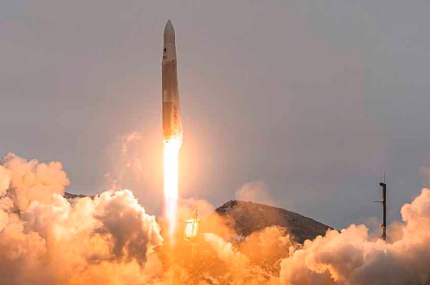 امەريكالىق Rocket زىمىرانى اپاتقا ۇشىرادى