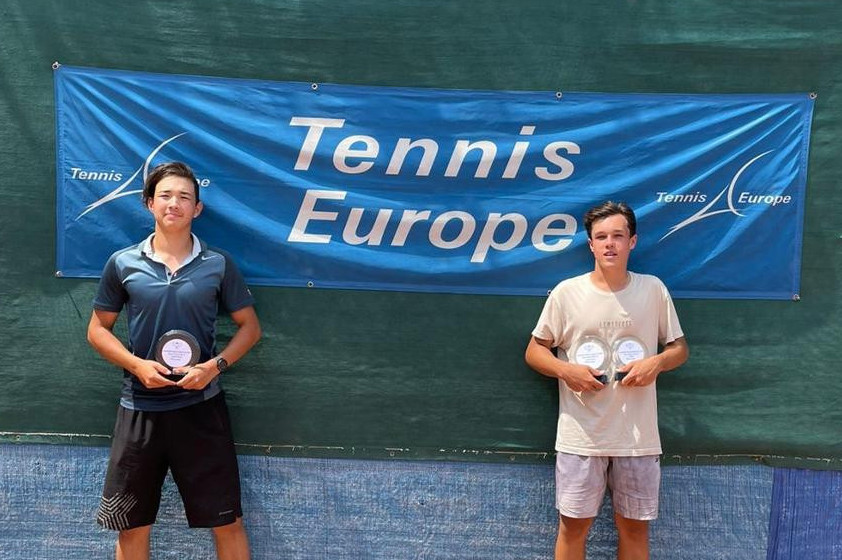 ارسەني ترەبۋحين گرۋزياداعى جارىستا ءابسوليۋتتى جەڭىمپاز اتاندى