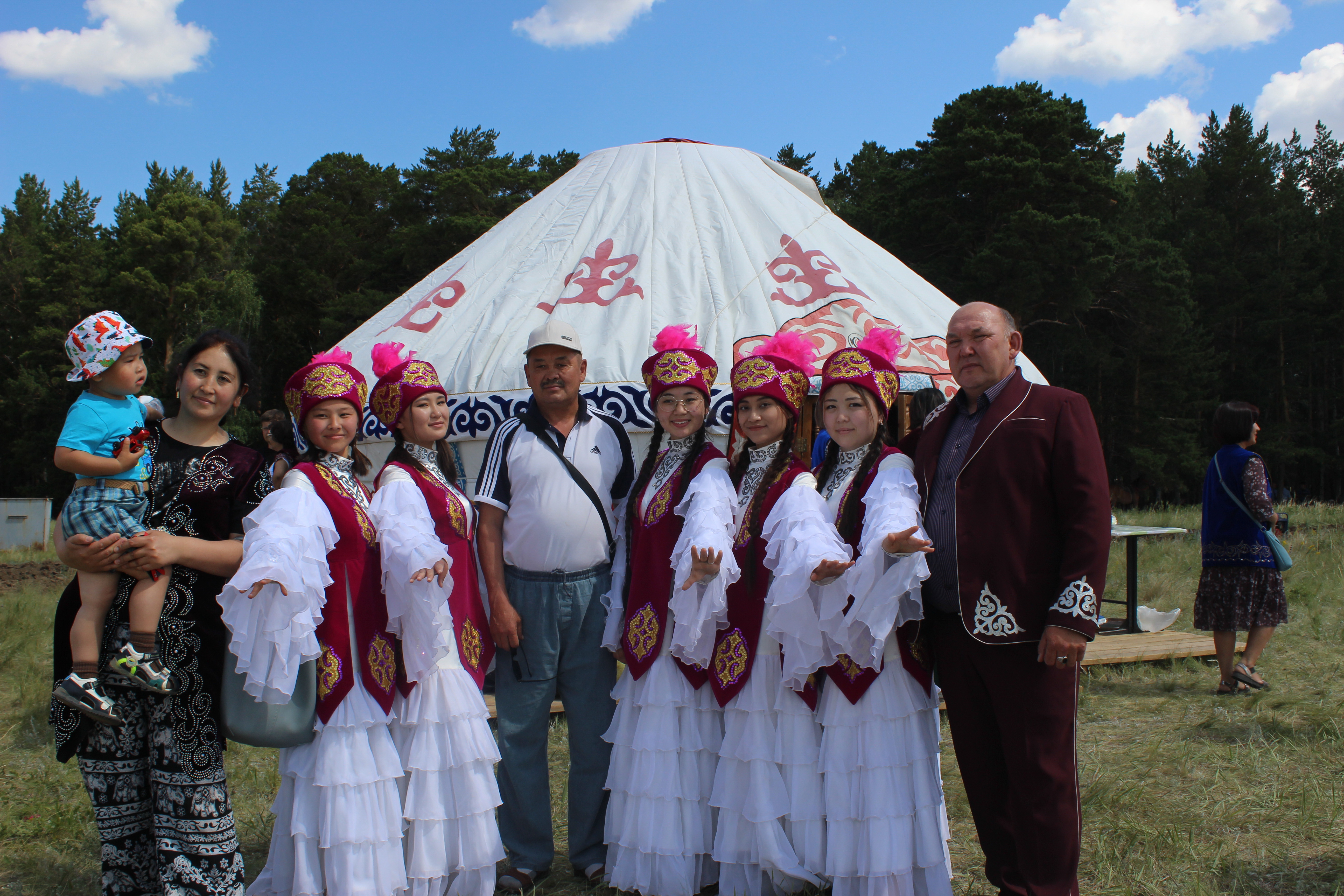 قىزىعى مول قىمىزمۇرىندىق