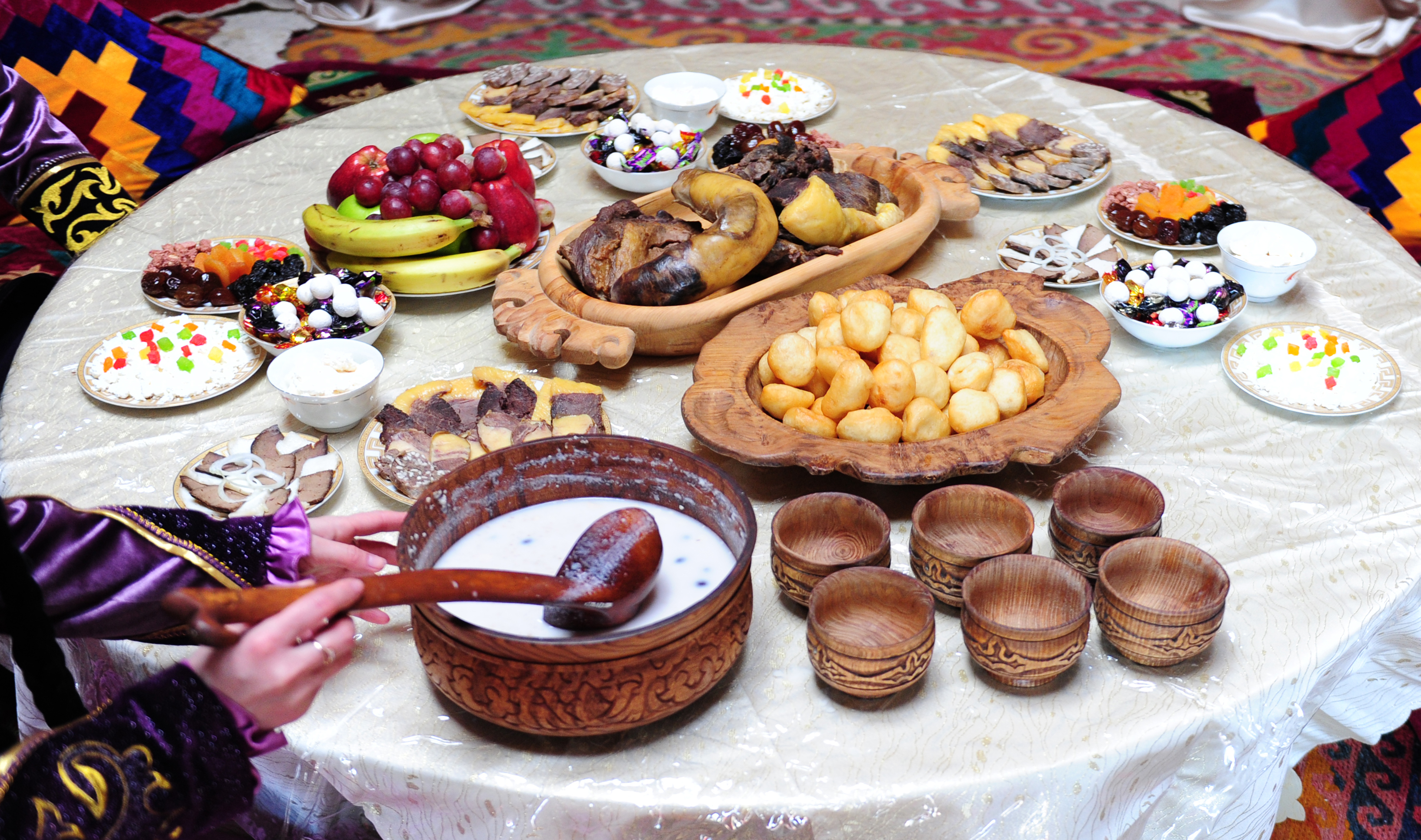 قىمىز ءوندىرىسى ورگە باسپاي تۇر