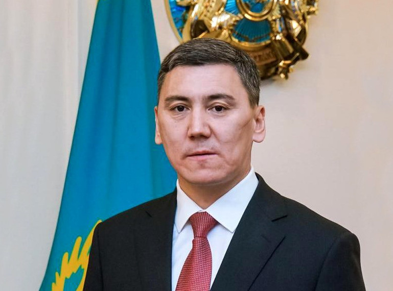 ەكومينيسترلىكتىڭ كادر ساياساتى قالاي جۇرۋدە؟