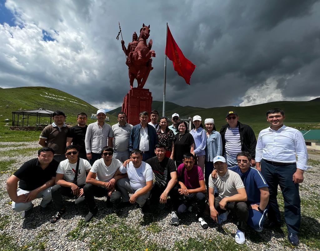 اق جايىقتان – الاتووعا