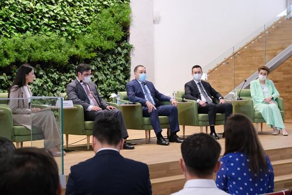 شىعارماشىل جاستارمەن كەزدەستى