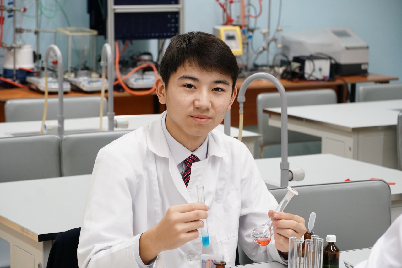 سەمەيلىك وقۋشىنىڭ جەڭىسى